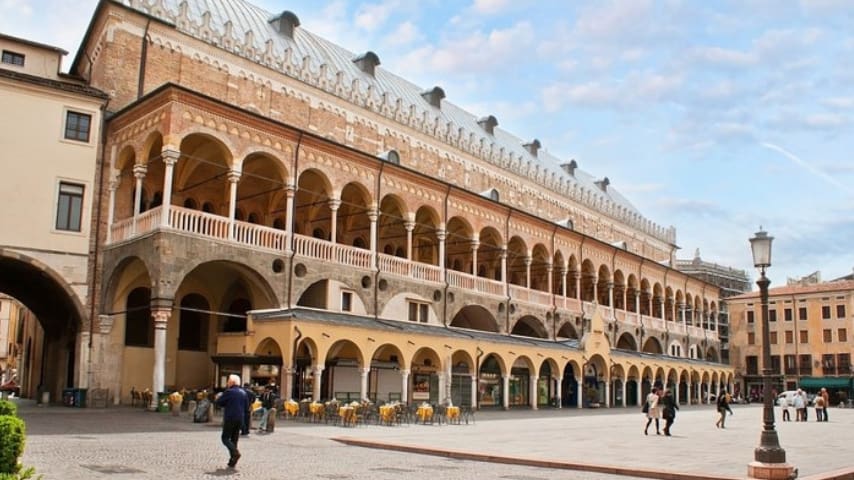 una piazza di padova