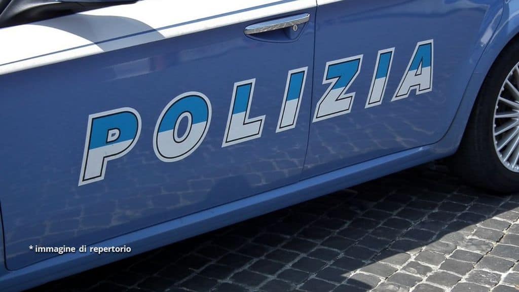 auto della polizia