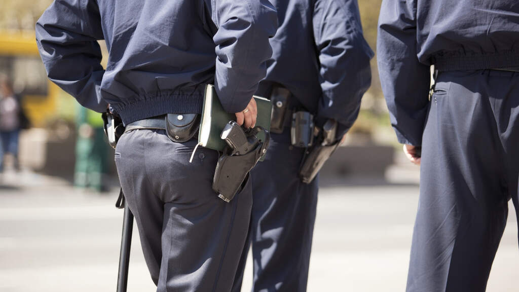 polizia aggredito morso