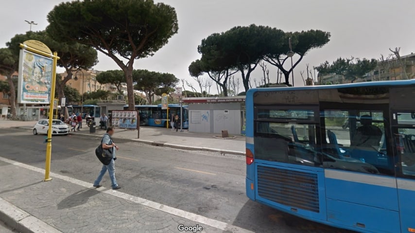 Piazzale della stazione Lido Centro. Foto: Google