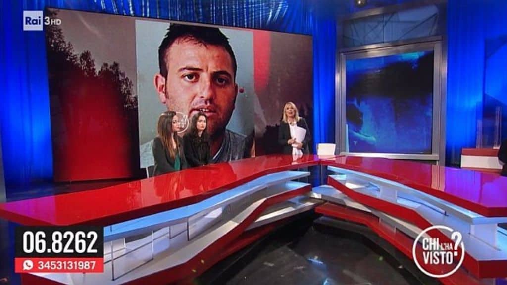 studio chi l'ha visto con sullo sfondo il volto di giuseppe petrolito