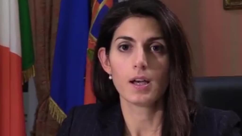primo piano di virginia raggi