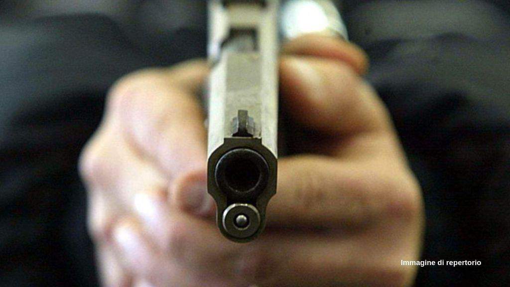83enne spara e uccide un uomo infastidito dagli schiamazzi sotto casa (Immagine di repertorio)