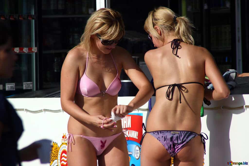 ragazze in bikini