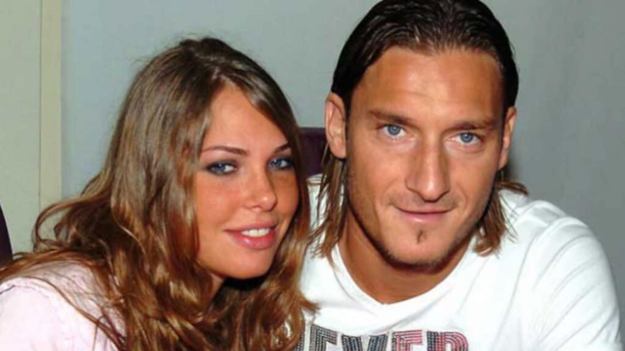 Francesco Totti e Ilary Blasi: come inizia la loro storia d'amore