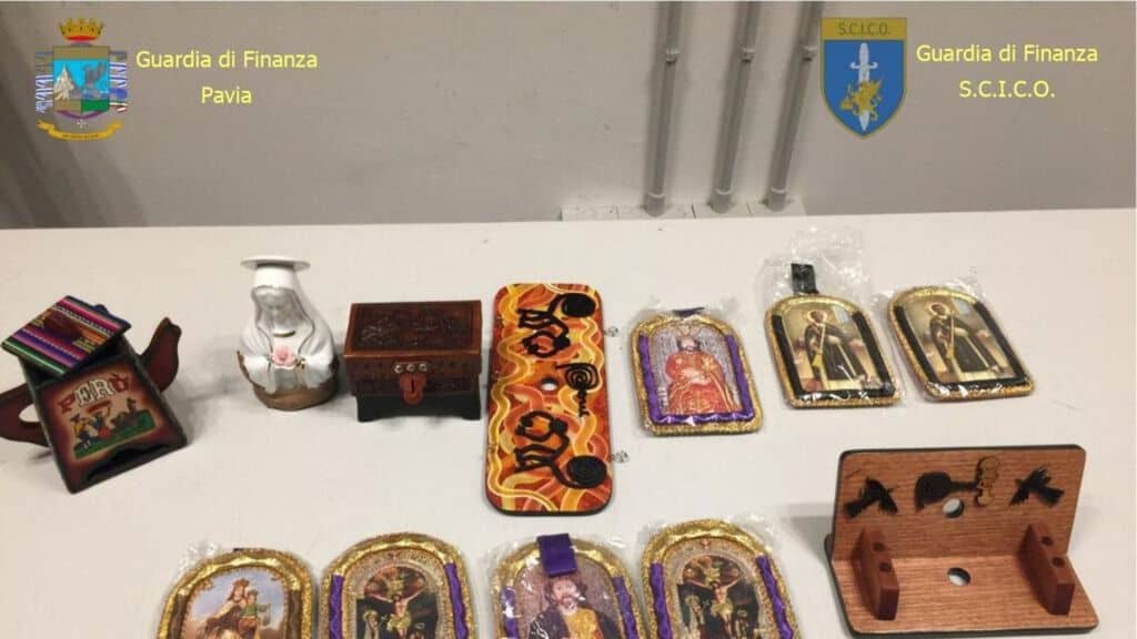 icone votive piene di droga