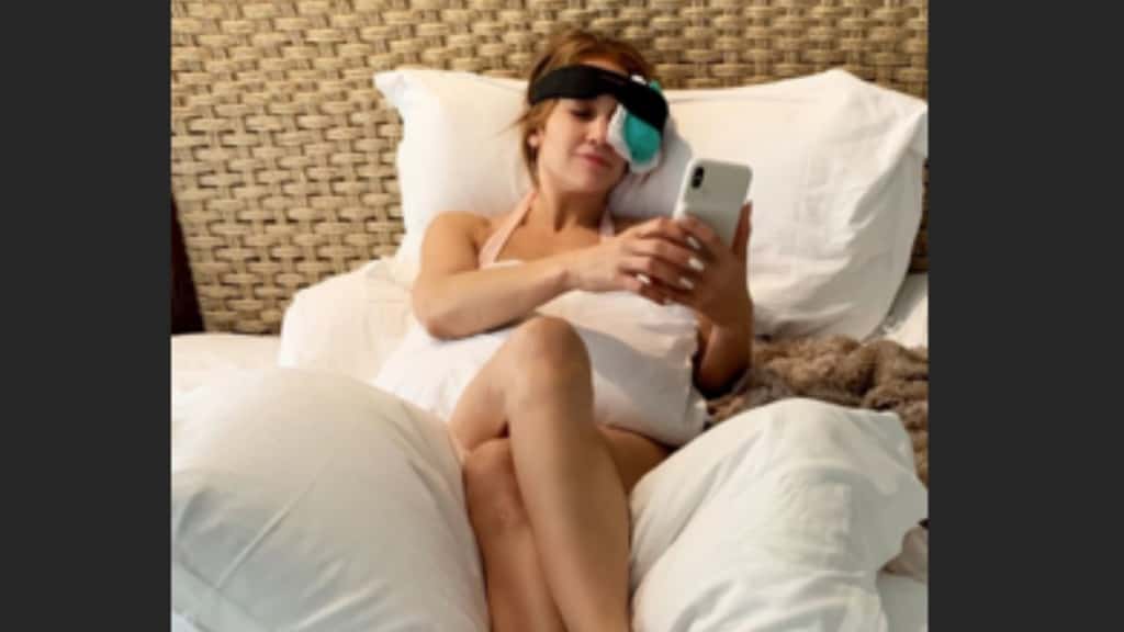 Jennifer Lopez, paura su Instagram: la foto con un occhio bendato fa preoccupare i fan