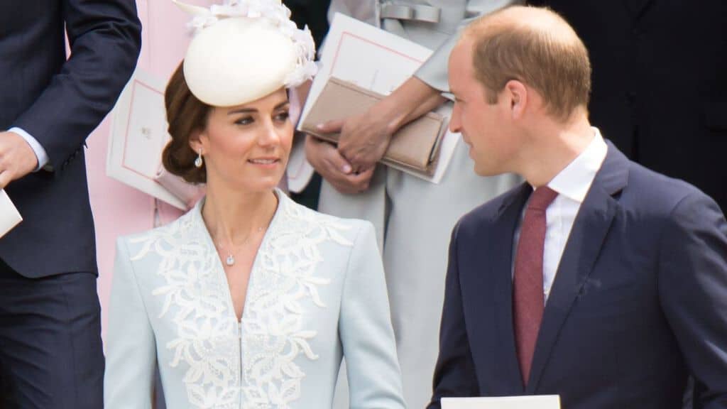 kate e william mentre si guardano