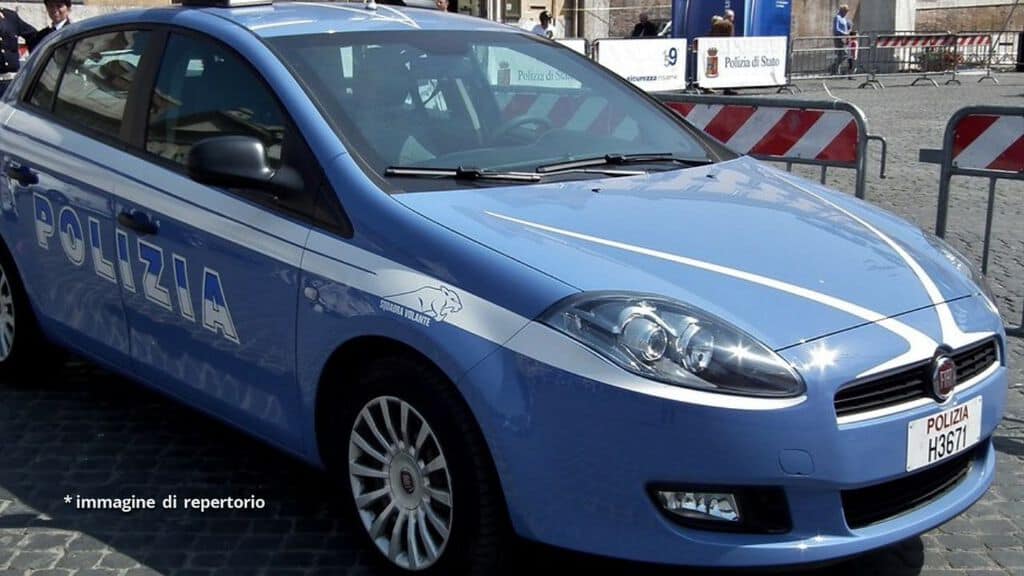 auto della polizia