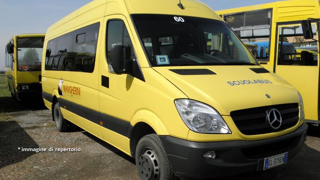 scuolabus giallo