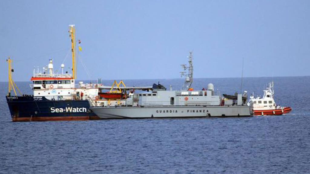 Sea Watch 3 chiede di sbarcare in Italia: l’appello a Strasburgo