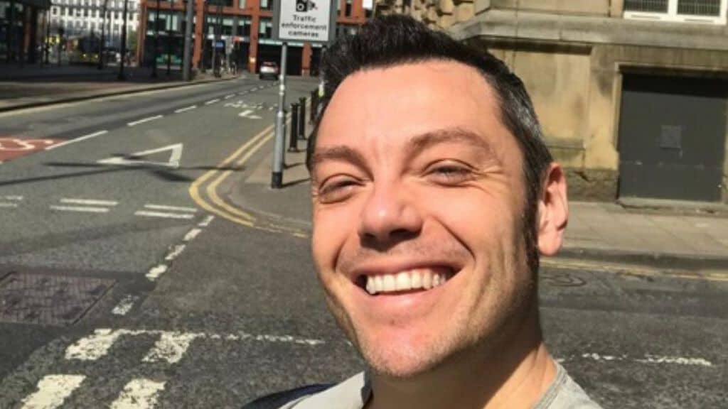 primo piano di tiziano ferro