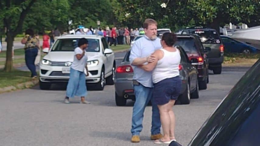 La zona della sparatoria a Virginia Beach. Foto: WAVY-TV