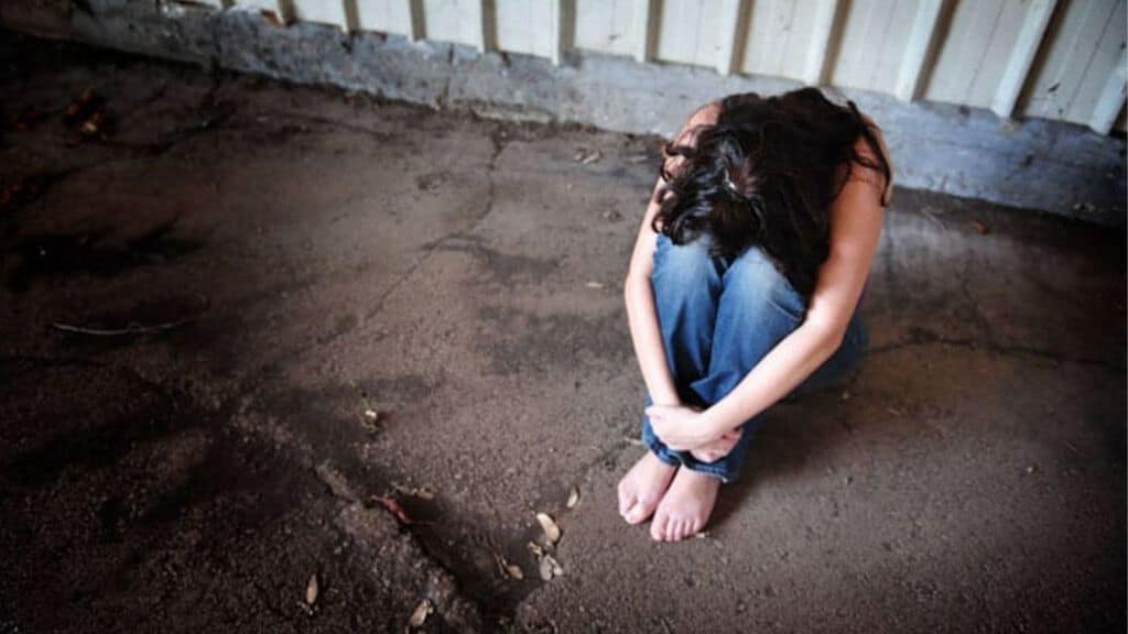 ragazza vittima di stupro
