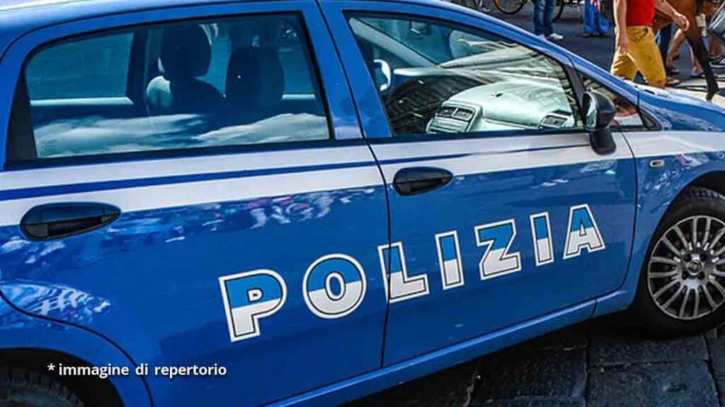 auto della polizia