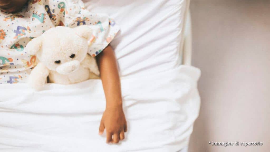 bambina in ospedale