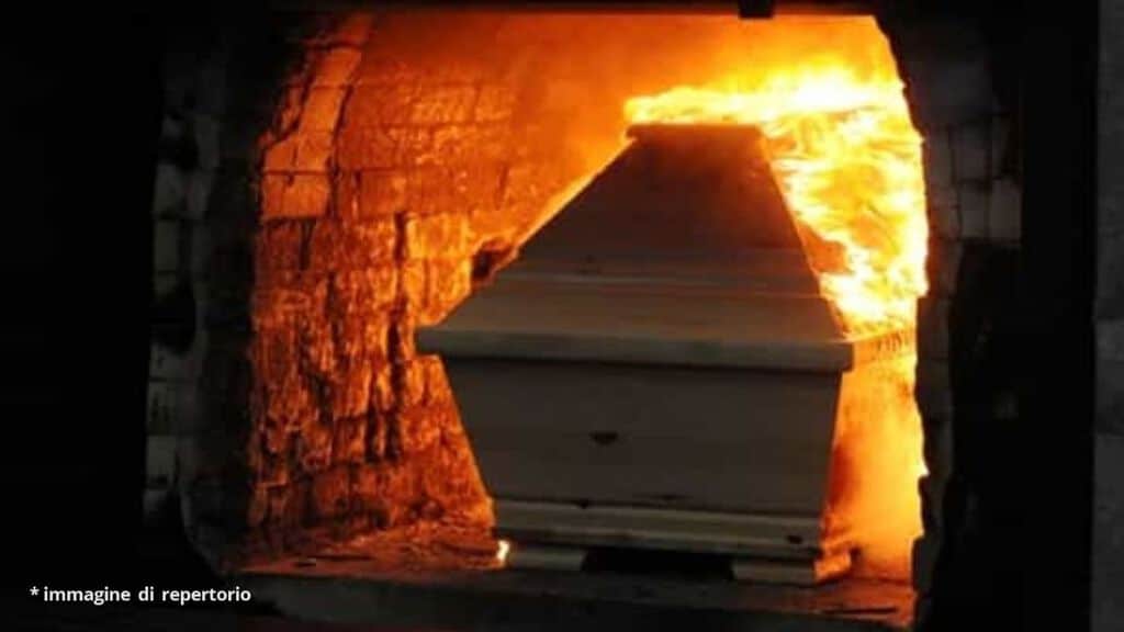 bara dentro a un forno crematorio