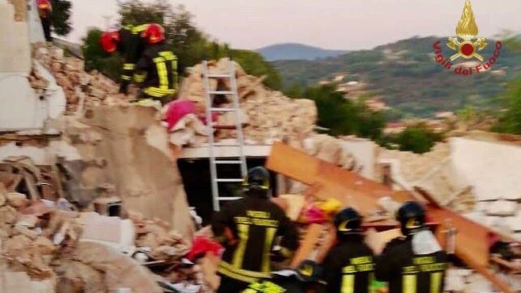 esplosione palazzina elba