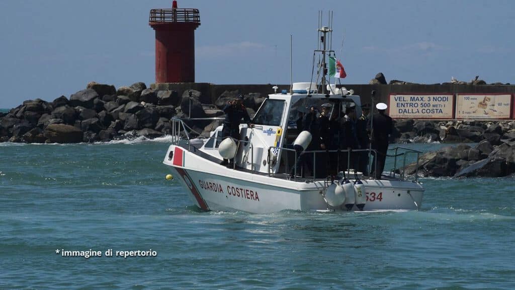 motovedetta della guardia costiera