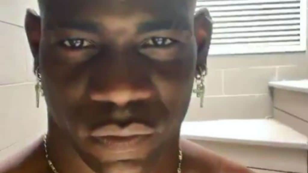 primo piano di mario balotelli