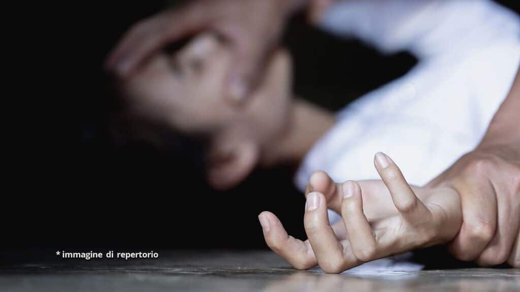 donna vittima di violenza sessuale