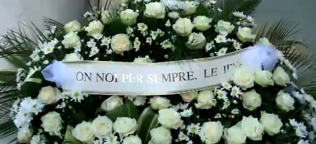 corona di fiori funebre