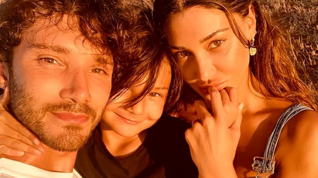 Belen incinta? La foto di Santiago fa esplodere i commenti