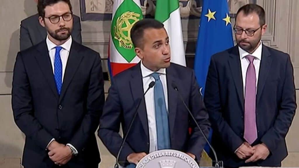 di maio all'uscita delle consultazioni