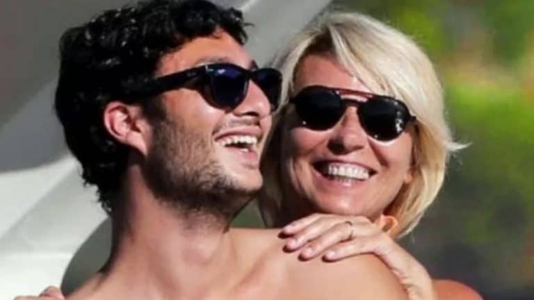 Il figlio di Maria De Filippi è fidanzato, la conduttrice ...