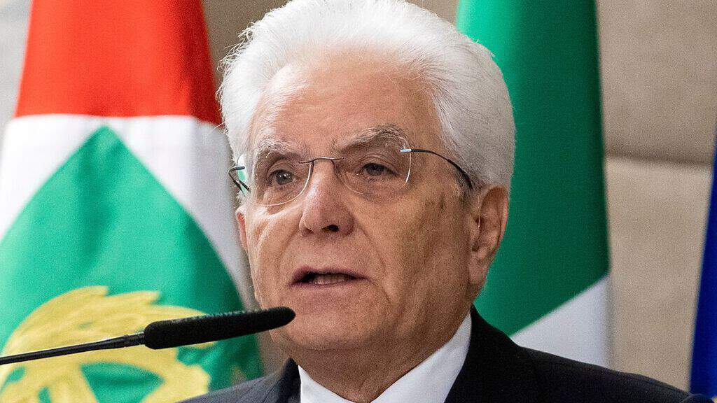 primo piano di sergio mattarella