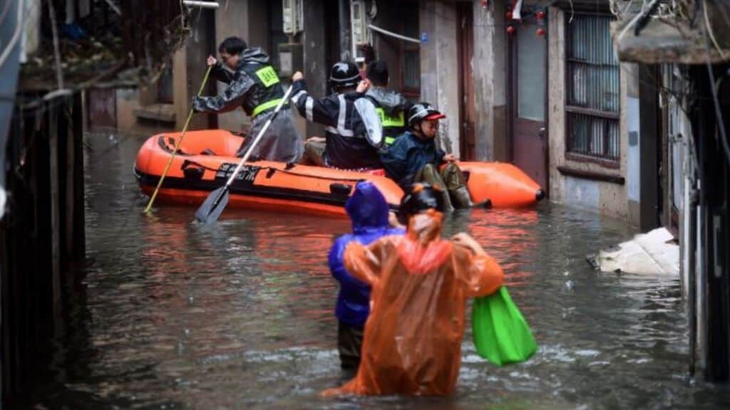 tifone Lekima Cina sfollamento 1 milione persone (Foto China Xinhua News)