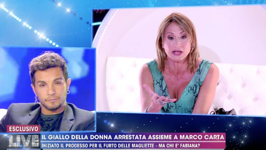 Marco Carta e il confronto con Vladimir Luxuria a Live Non è la D'Urso. Fonte: Mediaset Play