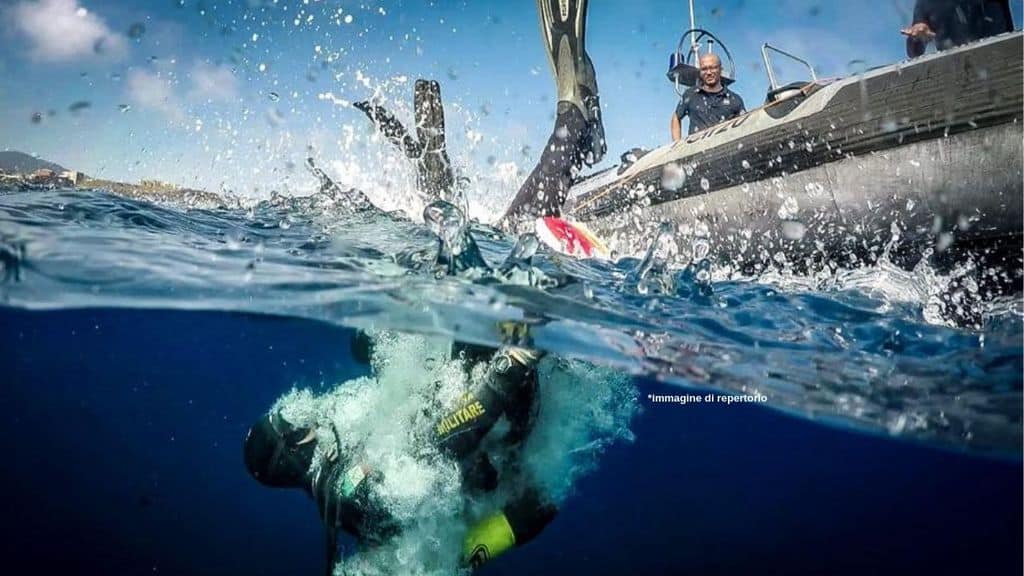 Sommozzatore Marina Militare Immagine di repertorio