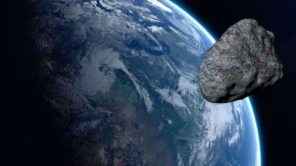 asteroide sorvola la terra