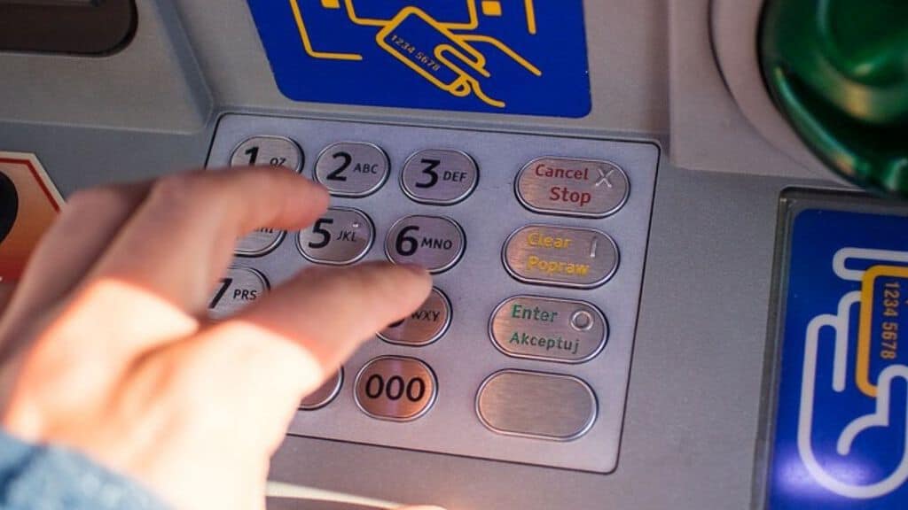prelievo dal bancomat