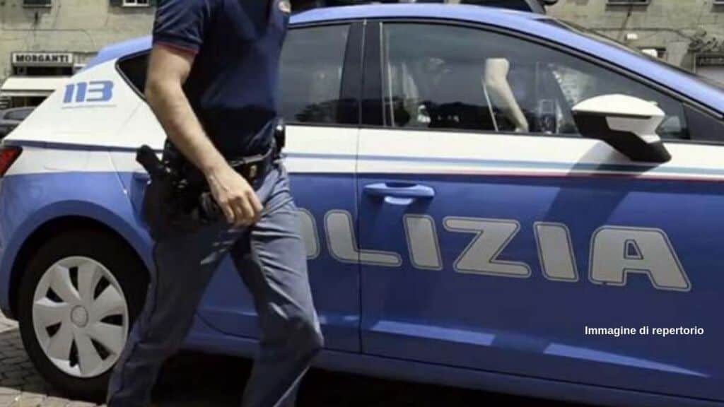 Gesto folle in pieno centro a Cosenza. Un uomo ha sferrato un violento calcio allo stomaco di un bambino nordafricano di 3 anni, reo di essersi avvicinato al passeggino della figlia (Immagine di repertorio)
