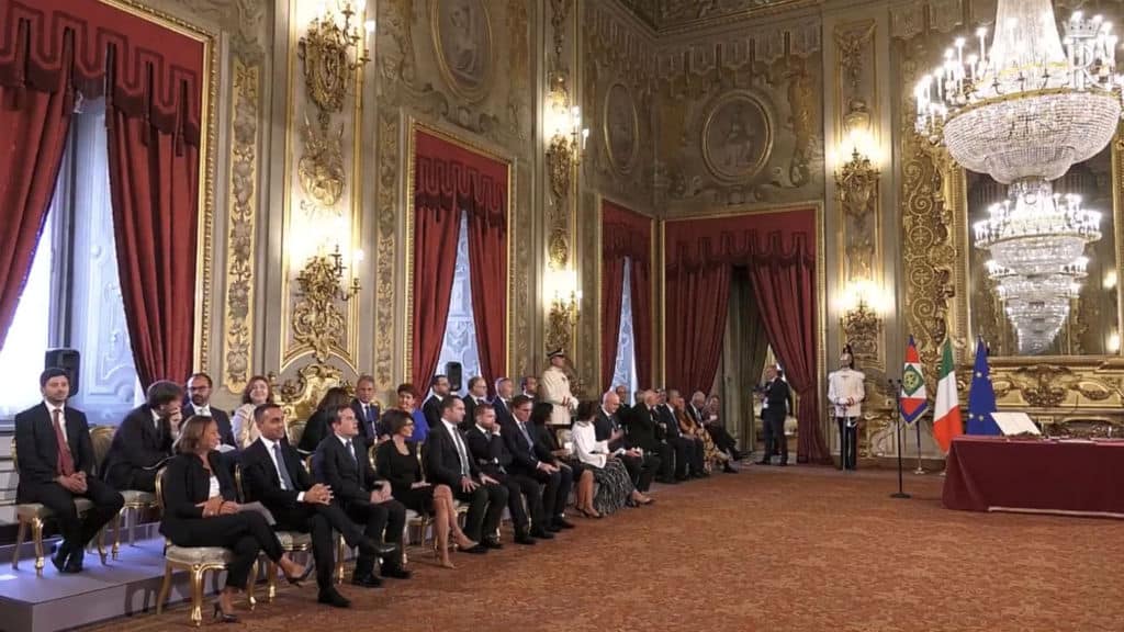 giuramento: tutti seduti per la cerimonia