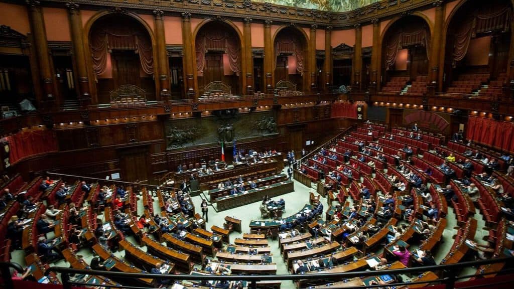 Giovedì riparte alla camera la discussione sullo Ius culturae e la concessione della cittadinanza italiana. Maggioranza e opposizione divise, battibeccano su un tema delicato