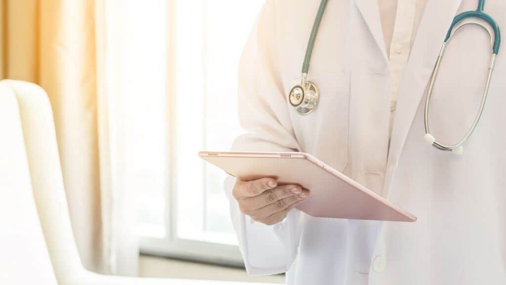 un medico