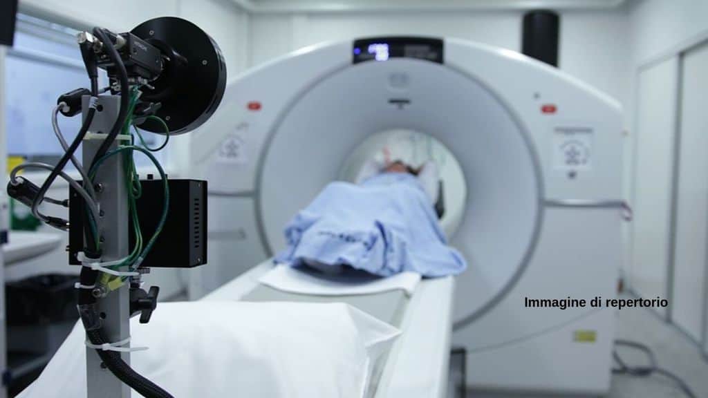 Pavia, i medici prescrivono un’urgente Pet Tac ad un uomo con un tumore, da fare entro 72 ore. Ma nessun ospedale pubblico ha un posto libero per lui (Immagine di repertorio)