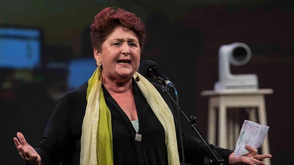 Teresa Bellanova durante una conferenza