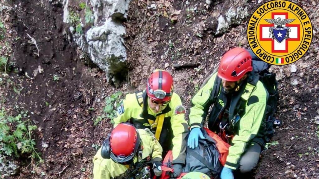 Il Soccorso Alpino ha ritrovato, sfortunatamente senza vita, il corpo del ragazzo disperso ieri sul monte Accellica, in Campania (Foto: Soccorso Alpino e Speleologico Campania)