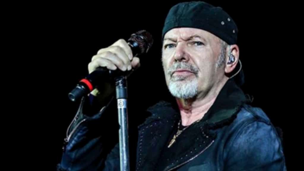 Vasco Rossi si ribella ai 5stelle: "Non toccate le mie canzoni"