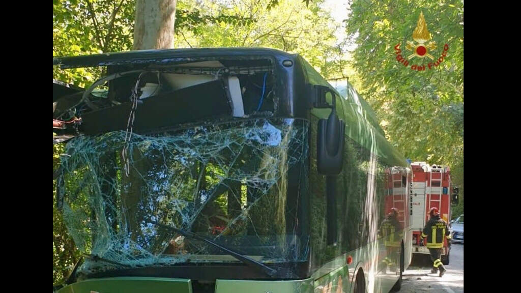 vigili fuoco autobus
