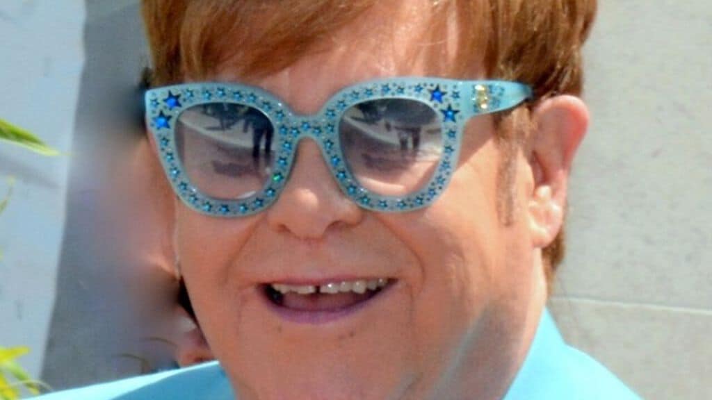Elton John racconta il tumore