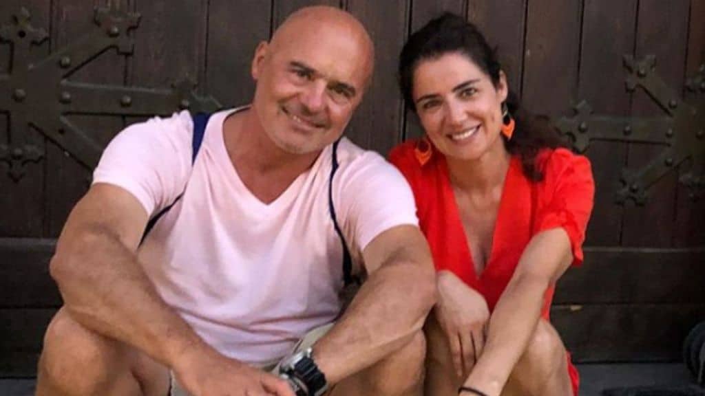 Luca Zingaretti seduto vicino alla moglie Luisa Ranieri