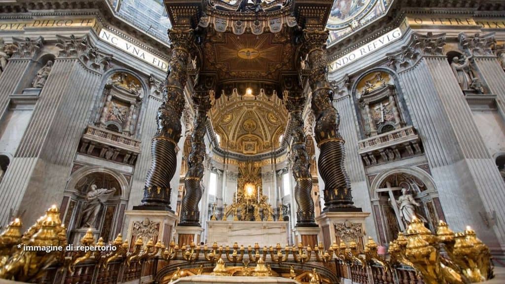altare della basilica di san pietro