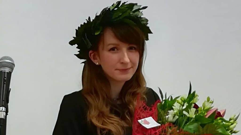 Erika ha diviso lo studio con l’assistenza alla madre invalida. Il suo voto di laurea però è troppo basso per accedere alla magistrale. Così ha deciso di fare una petizione online e un appello al governo (Foto Facebook)