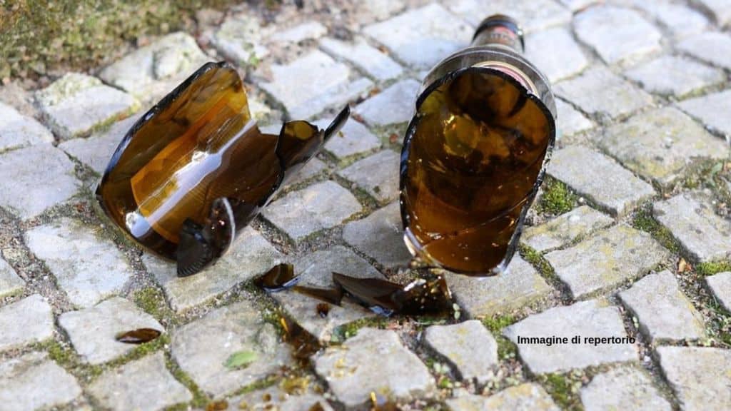 Un uomo condannato per l’omicidio dell’ex fidanzata nel 2008 ha cercato di sgozzare la nuova compagna. Era fuori per un permesso di lavoro. Arrestato di nuovo a Torino. La donna è in gravi condizioni (Immagine di repertorio)