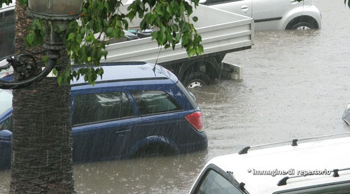 veicoli nell'acqua alta